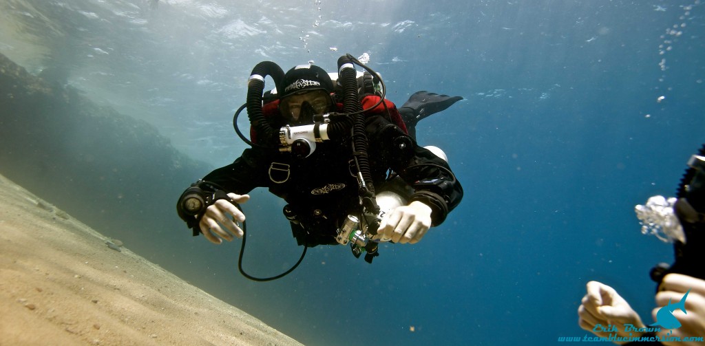 Hollis-explorer-underwater