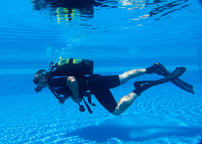 dive skills while neutrally buoyant