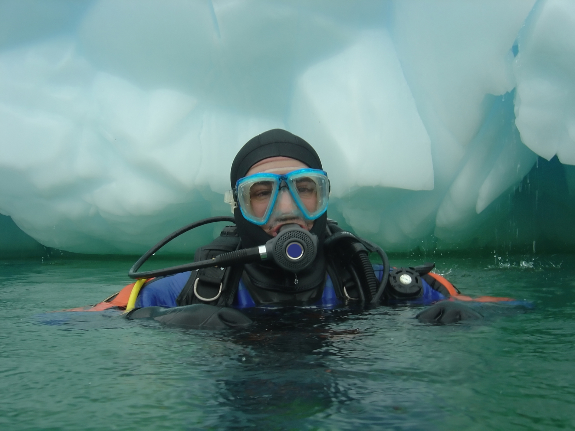 I. Introduction to Ice Diving in Antarctica